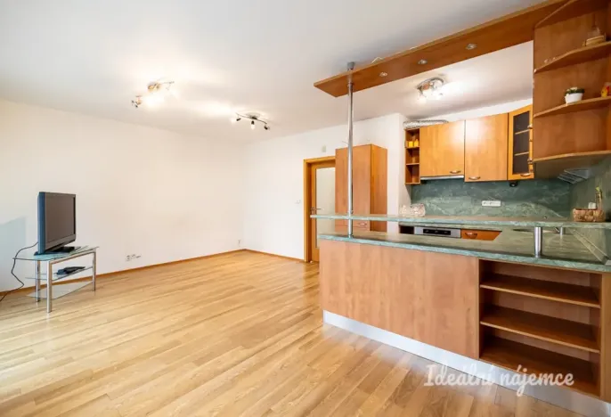 Pronájem bytu 1+kk, Praha - Pitkovice, K dálnici, 44 m2