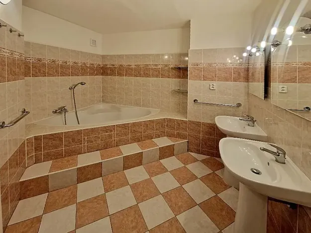 Pronájem bytu 3+1, Praha - Břevnov, Sartoriova, 123 m2