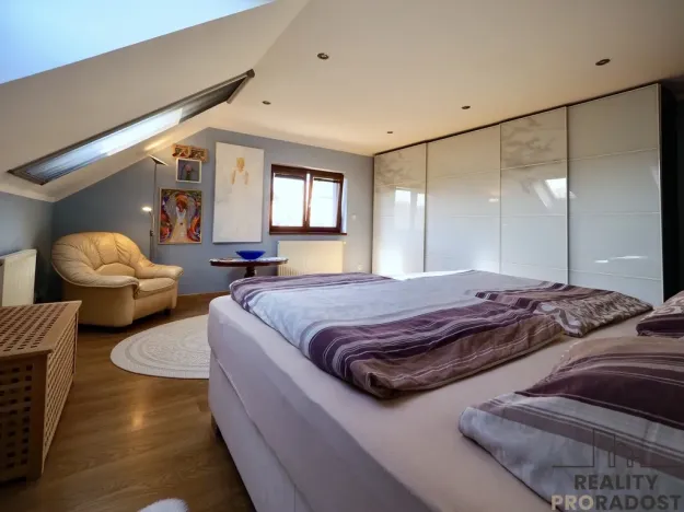 Prodej rodinného domu, Hradečno, 340 m2