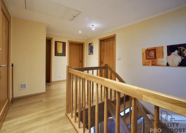 Prodej rodinného domu, Hradečno, 340 m2