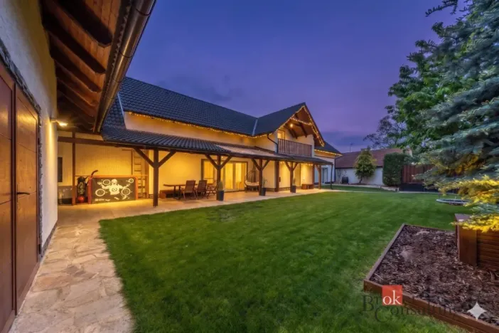 Prodej rodinného domu, Zlonín, U Rybníka, 291 m2