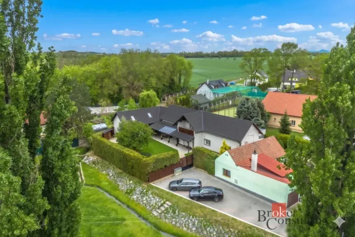 Prodej rodinného domu, Zlonín, U Rybníka, 291 m2