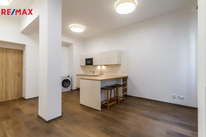 Pronájem bytu 1+kk, Praha - Žižkov, Cimburkova, 30 m2