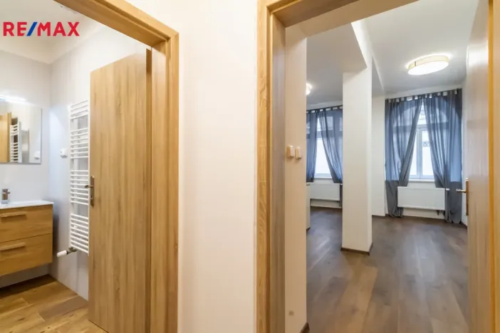 Pronájem bytu 1+kk, Praha - Žižkov, Cimburkova, 30 m2