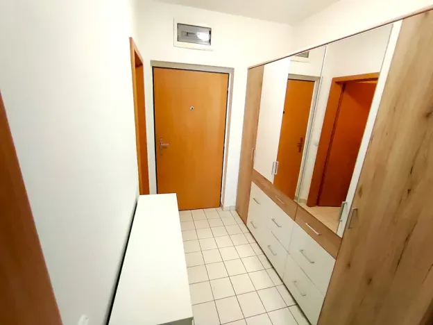 Pronájem bytu 1+kk, Brno, Kosmova, 39 m2