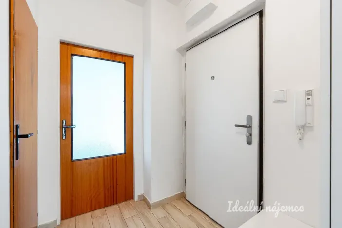 Pronájem bytu 2+kk, Praha, Devonská, 44 m2