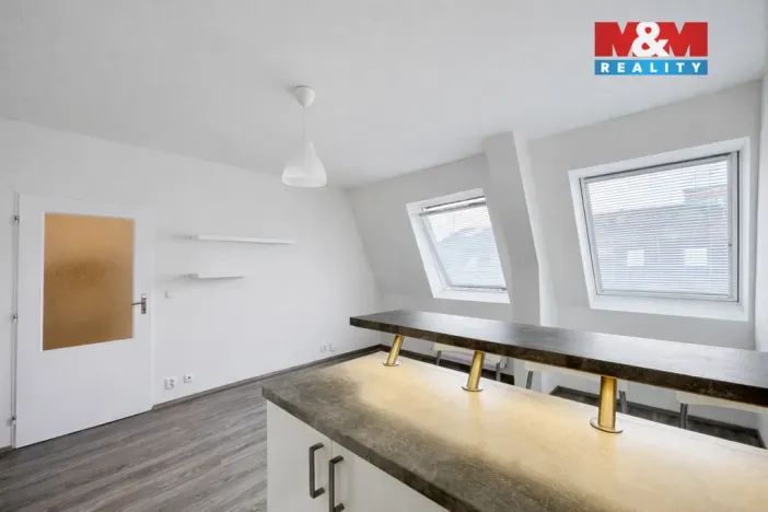 Pronájem bytu 2+kk, Praha - Kyje, Lipnická, 38 m2
