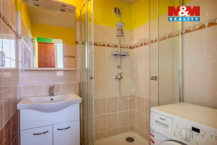 Prodej bytu 3+1, Český Krumlov - Plešivec, Sídliště Plešivec, 73 m2