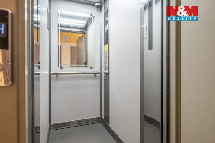 Prodej bytu 3+1, Český Krumlov - Plešivec, Sídliště Plešivec, 73 m2