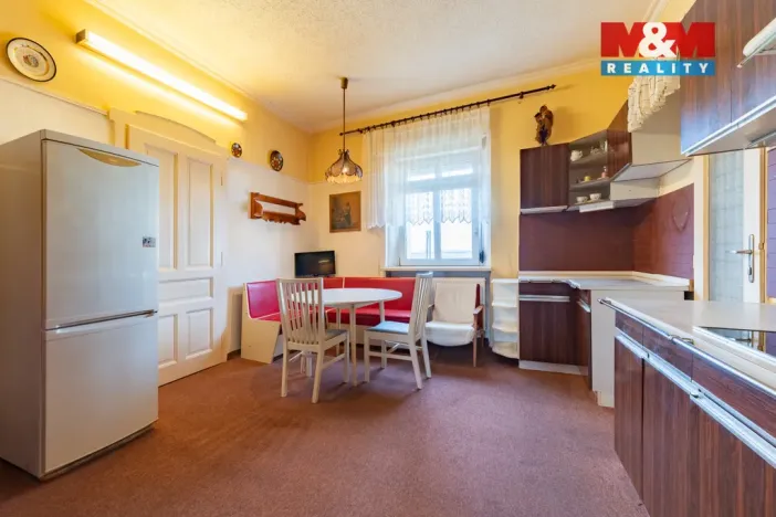 Prodej bytu 4+1, Karlovy Vary - Bohatice, Jáchymovská, 102 m2