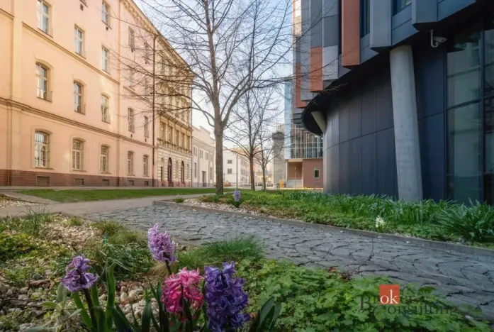 Prodej bytu 3+kk, Praha - Karlín, Pobřežní, 79 m2