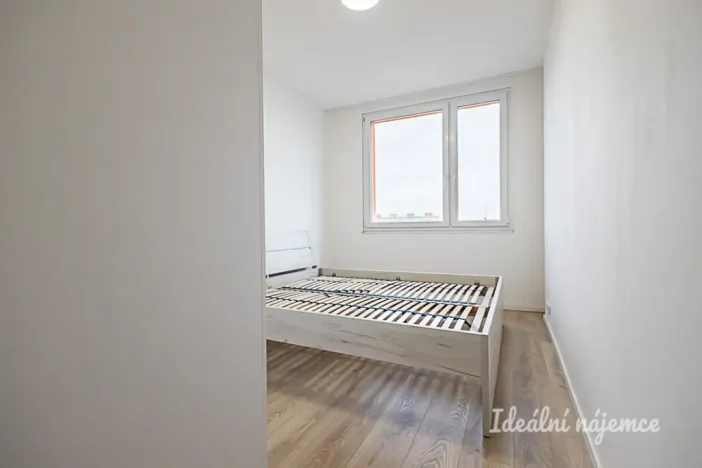 Pronájem bytu 2+kk, Praha, Zelenohorská, 43 m2