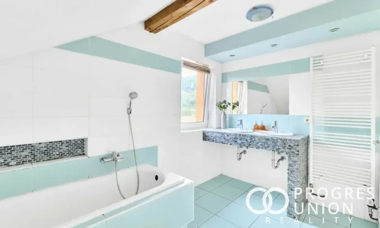 Prodej rodinného domu, Valašská Polanka, 350 m2