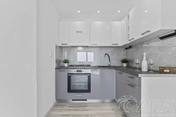 Pronájem bytu 2+kk, Praha - Prosek, Jetřichovická, 44 m2