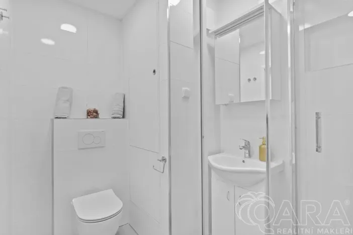 Pronájem bytu 2+kk, Praha - Prosek, Jetřichovická, 44 m2