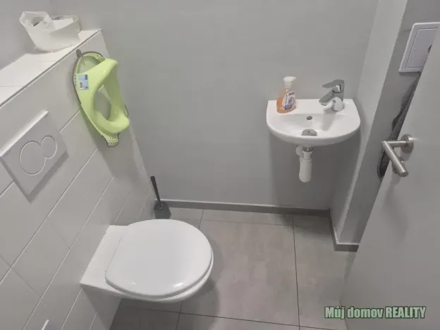 Pronájem restaurace, Praha - Černý Most, 55 m2