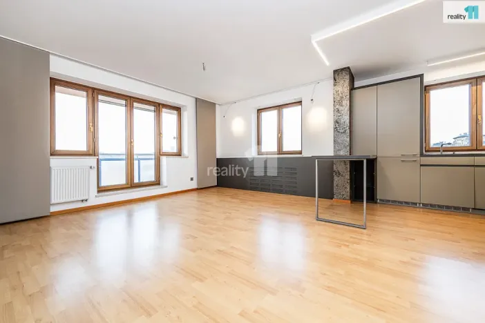 Pronájem bytu 2+kk, Praha - Vršovice, Smolenská, 78 m2