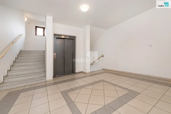 Pronájem bytu 2+kk, Praha - Vršovice, Smolenská, 78 m2