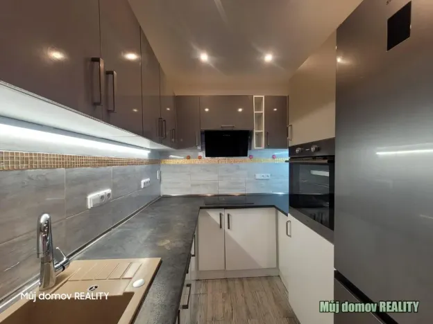 Pronájem bytu 2+kk, Praha - Černý Most, Kpt. Stránského, 44 m2