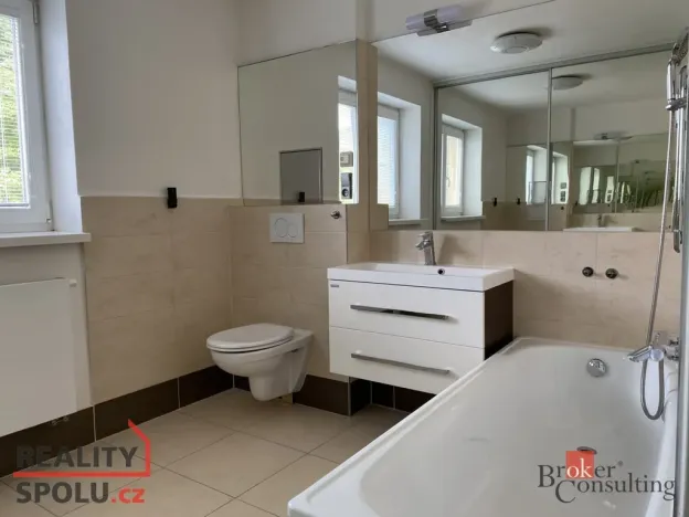 Pronájem bytu 2+1, Opava - Předměstí, náměstí Slezského odboje, 60 m2