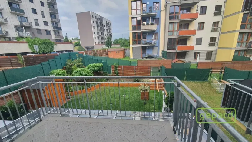 Pronájem bytu 2+kk, Praha, Fojtova, 50 m2