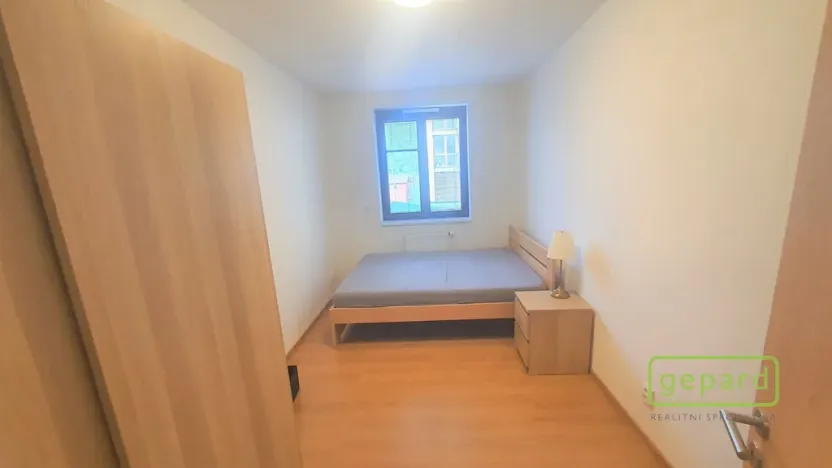 Pronájem bytu 2+kk, Praha, Fojtova, 50 m2