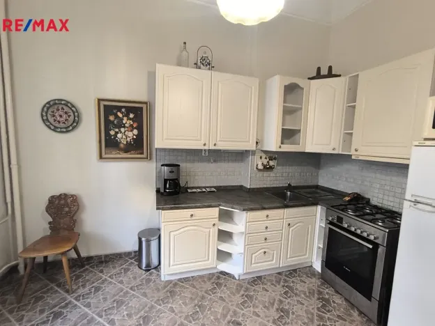 Pronájem bytu 2+1, Karlovy Vary, nábřeží Jana Palacha, 69 m2