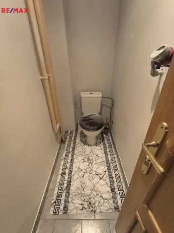 Pronájem bytu 2+1, Karlovy Vary, nábřeží Jana Palacha, 69 m2