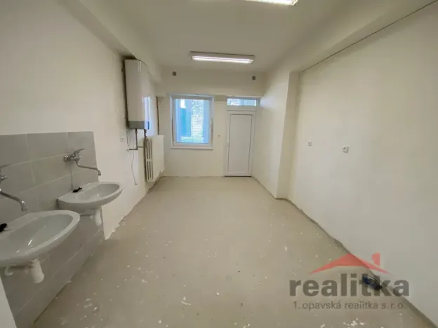 Pronájem obchodního prostoru, Opava - Kateřinky, Válečkova, 80 m2