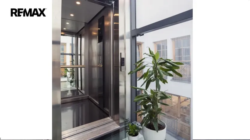 Pronájem kanceláře, Hradec Králové, Malé náměstí, 22 m2