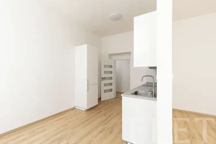 Pronájem bytu 1+kk, Praha - Libeň, Františka Kadlece, 34 m2
