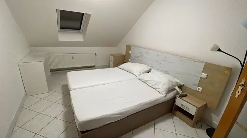 Pronájem bytu 2+kk, Praha - Smíchov, U Santošky, 55 m2