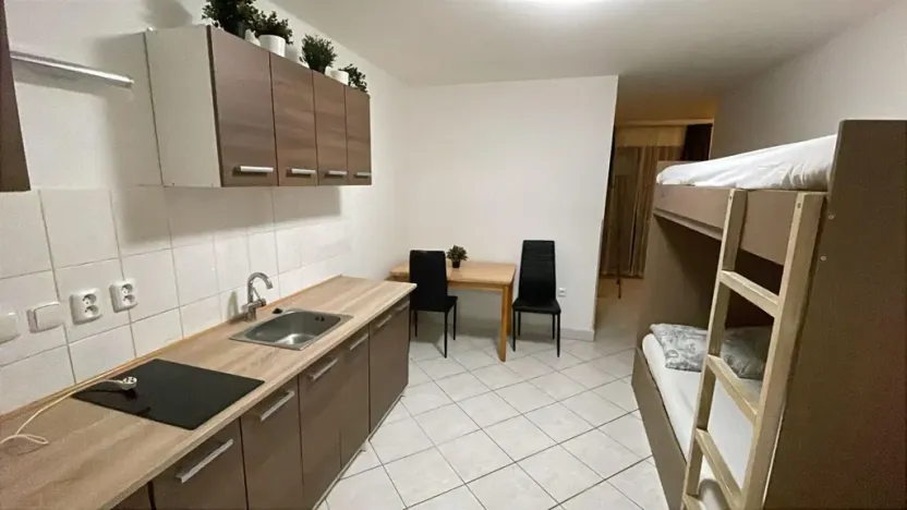 Pronájem bytu 2+kk, Praha - Smíchov, U Santošky, 55 m2