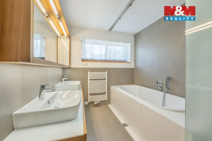 Prodej rodinného domu, Praha - Libuš, V Hrobech, 279 m2