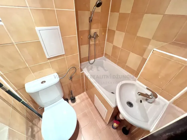 Pronájem bytu 1+kk, Praha - Kbely, Luštěnická, 25 m2