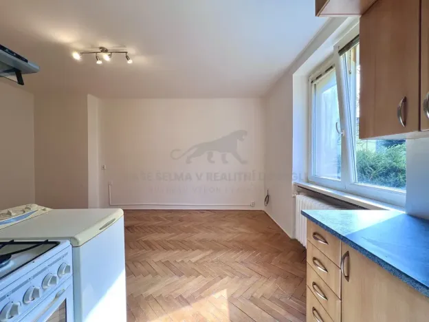 Pronájem bytu 1+kk, Praha - Kbely, Luštěnická, 25 m2