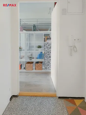 Pronájem bytu 1+kk, Praha - Vršovice, Orelská, 24 m2