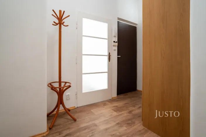 Pronájem bytu 1+kk, Praha - Dejvice, České družiny, 43 m2