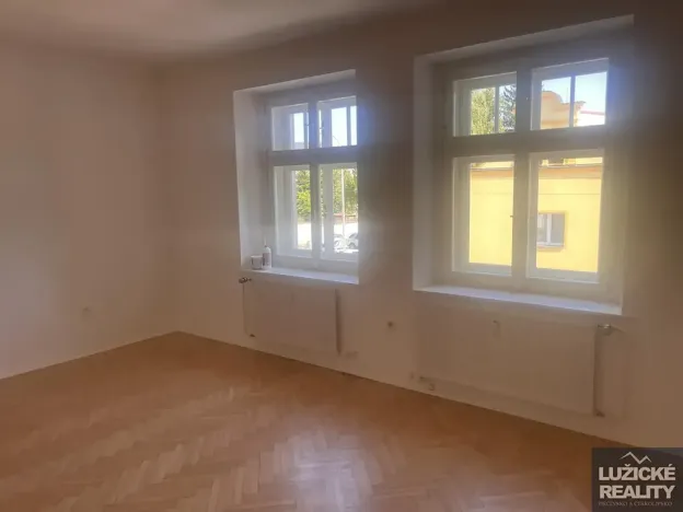Pronájem bytu 2+1, Cvikov, Československé armády, 79 m2