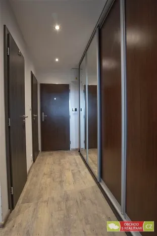 Pronájem bytu 2+kk, Praha, Pujmanové, 40 m2