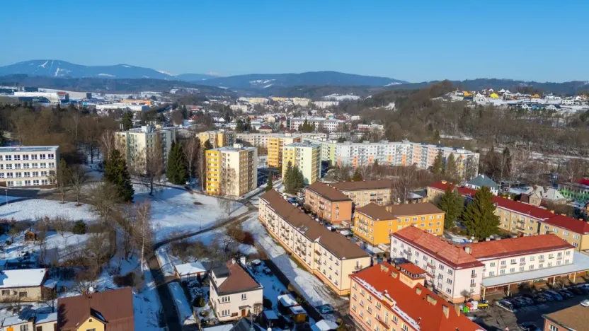 Pronájem bytu 2+1, Trutnov - Střední Předměstí, Železničářská, 56 m2