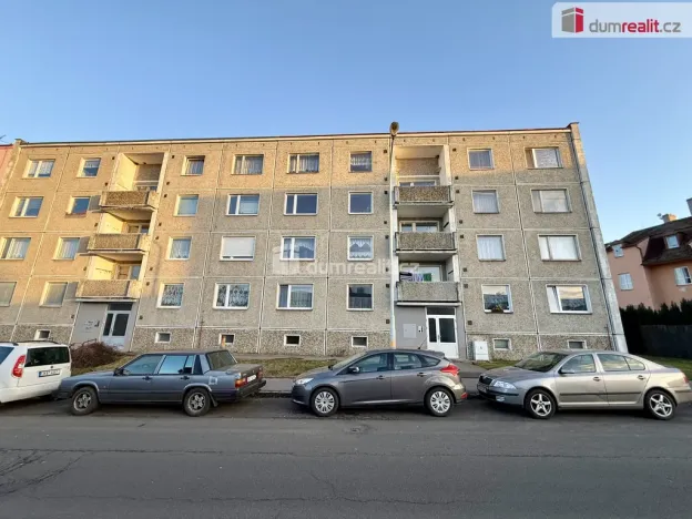 Prodej bytu 4+1, Karlovy Vary - Dvory, 1. máje, 60 m2