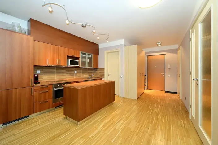 Pronájem bytu 2+kk, Praha - Karlín, Rohanské nábřeží, 77 m2