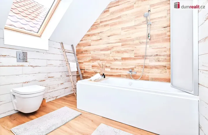 Prodej rodinného domu, Hostín, 210 m2