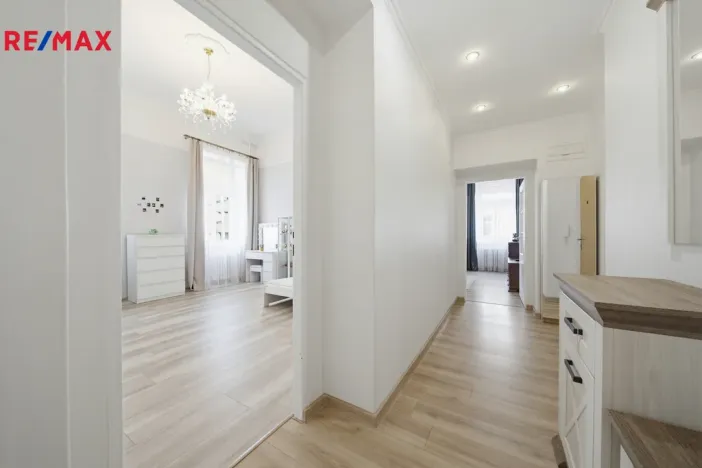 Prodej bytu 2+1, Karlovy Vary, Koptova, 78 m2