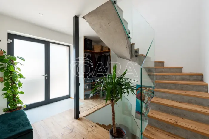 Prodej rodinného domu, Statenice, Nad Vinicí, 219 m2