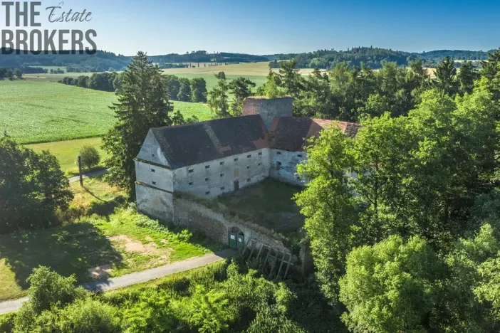 Prodej komerční, Buzice, 1800 m2