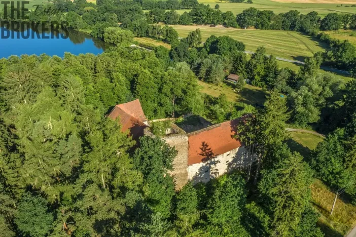 Prodej komerční, Buzice, 1800 m2