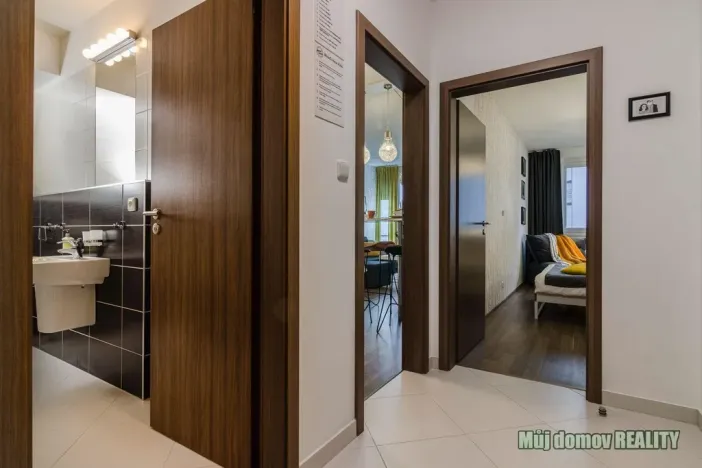 Pronájem bytu 2+kk, Praha - Střížkov, Zakšínská, 52 m2