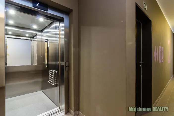 Pronájem bytu 2+kk, Praha - Střížkov, Zakšínská, 52 m2